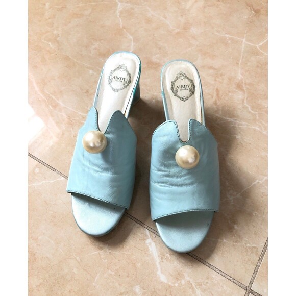 Heels - Picture 3 of 4